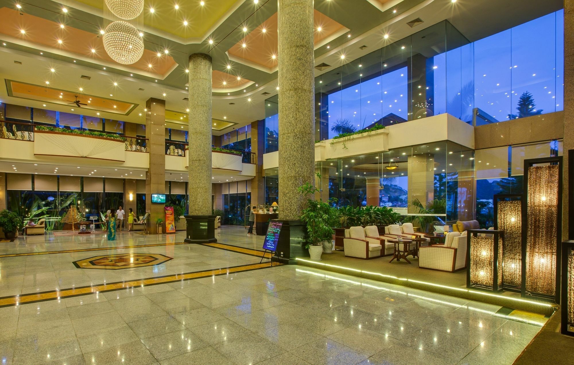 Halong Plaza Hotel Халонг Экстерьер фото